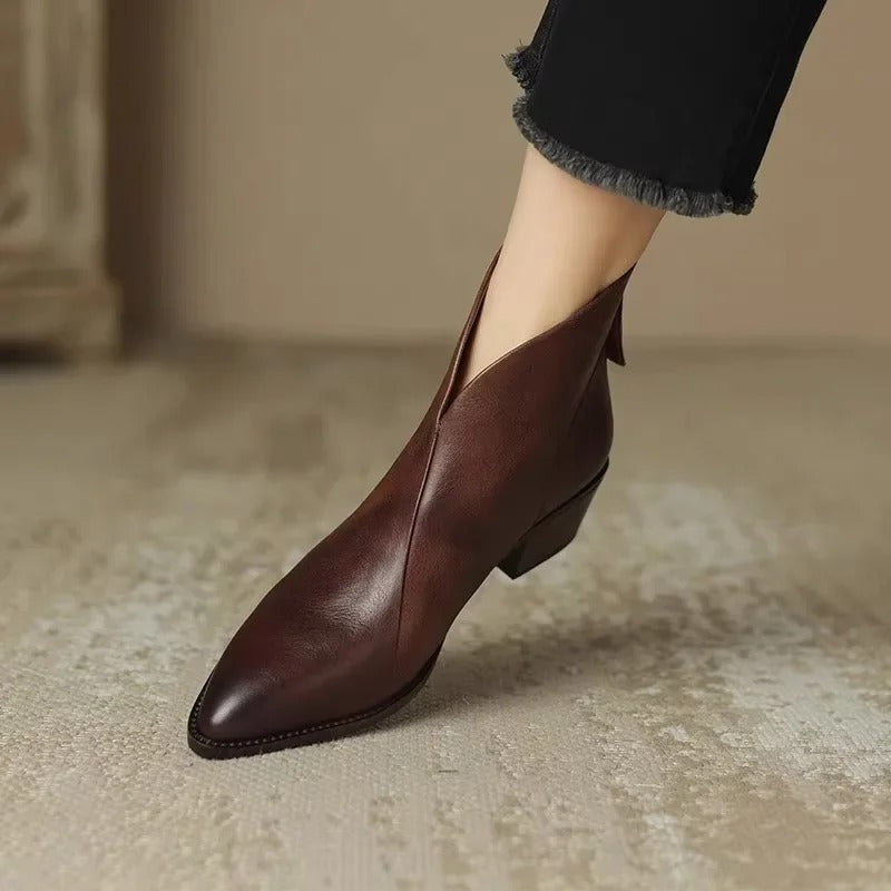 Elegant Retro Ankle Boots with Heel for Women | Chic & Ideal for Autumn 2